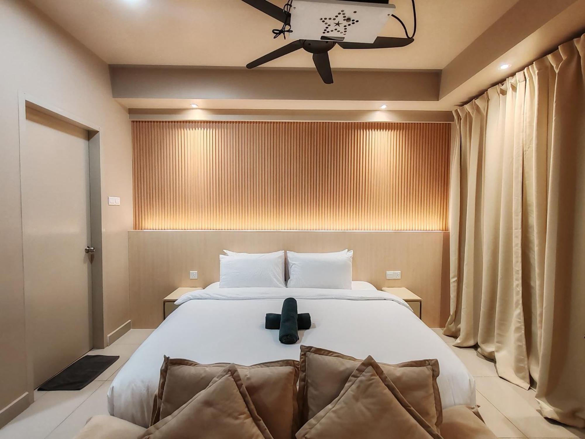 Luxury Couple Suites L Free Netflix L Massage Chair L Bathtub L Wifi 200Mbps L Town Area Bali Residence Malacca Стая снимка